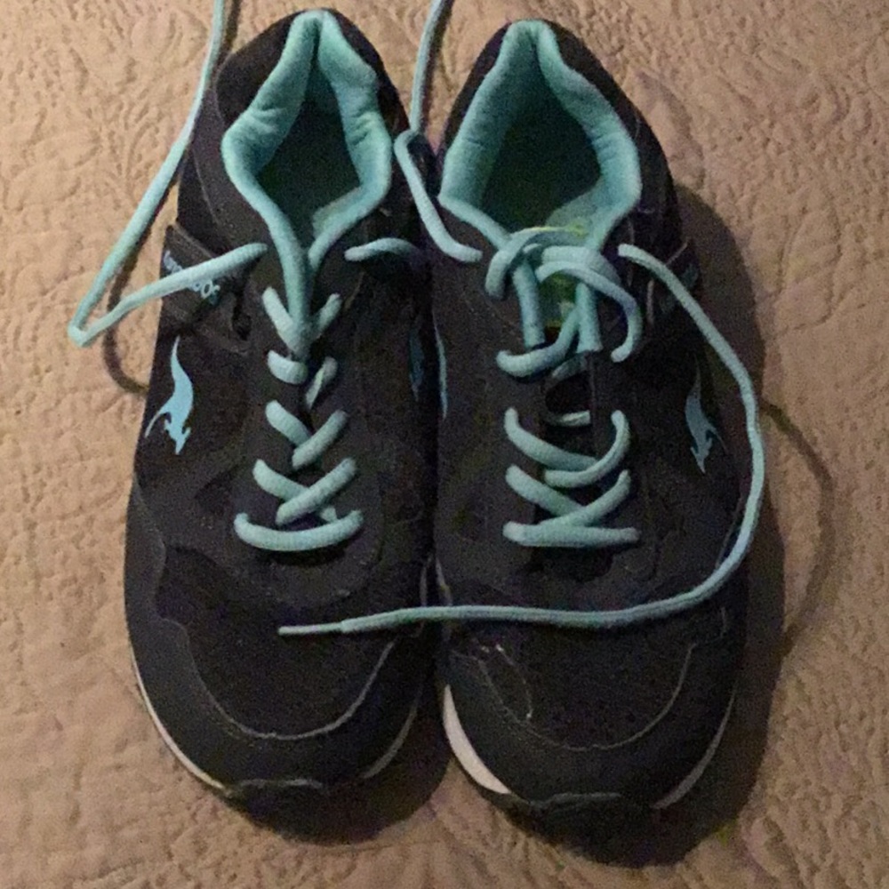 Kangaroos Size 9 Shoes